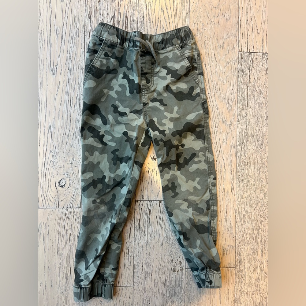 Kids Cotton on Camo Joggers size 5